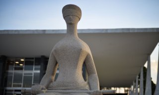 STF ordena suspensão e devolução de penduricalhos 