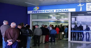 Benefícios para pessoas em vulnerabilidade social lideram a fila do INSS