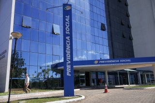 Brasileiros sonham com aposentadoria antes dos 60, mas realidade é outra