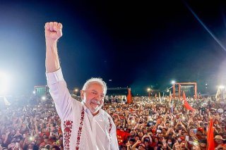 Lula derrota Flávio Bolsonaro e conquista quarto mandato presidencial em virada histórica