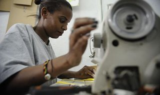 Mercado formal cria 921,6 mil empregos no primeiro semestre de 2026
