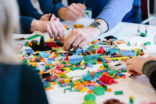 Brincadeira de criança que virou coisa séria: Lego Serious Play